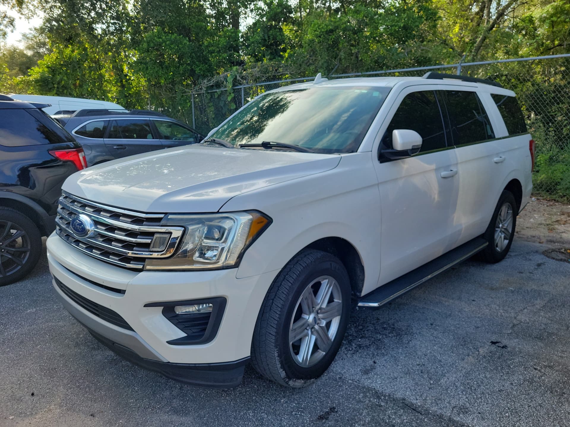 2019 Ford Expedition XLT — photo 1 of 5