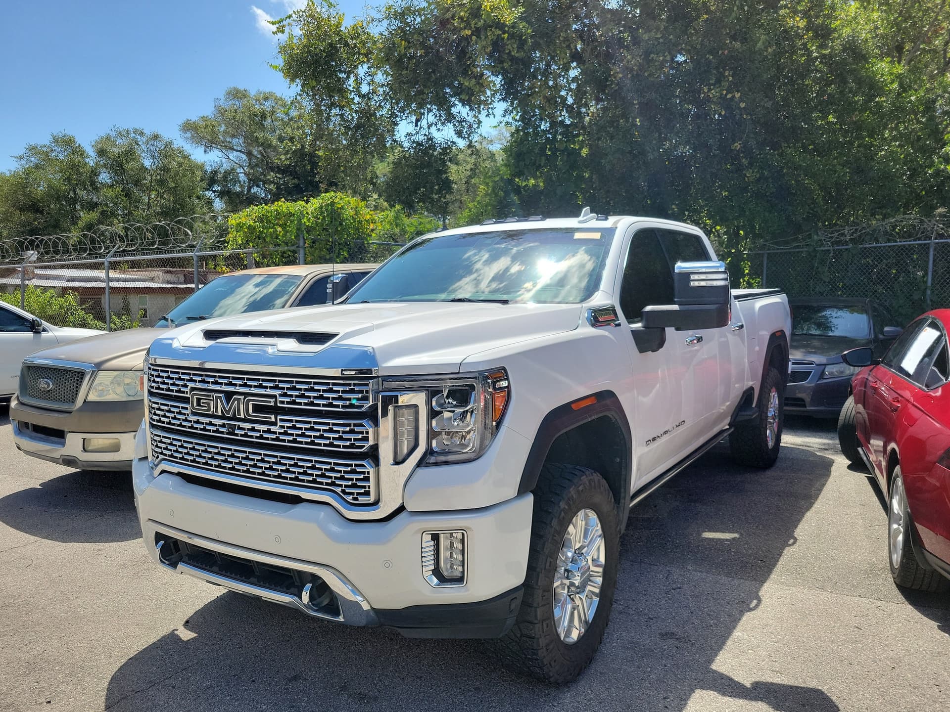 2021 GMC Sierra 2500HD Denali — photo 1 of 5