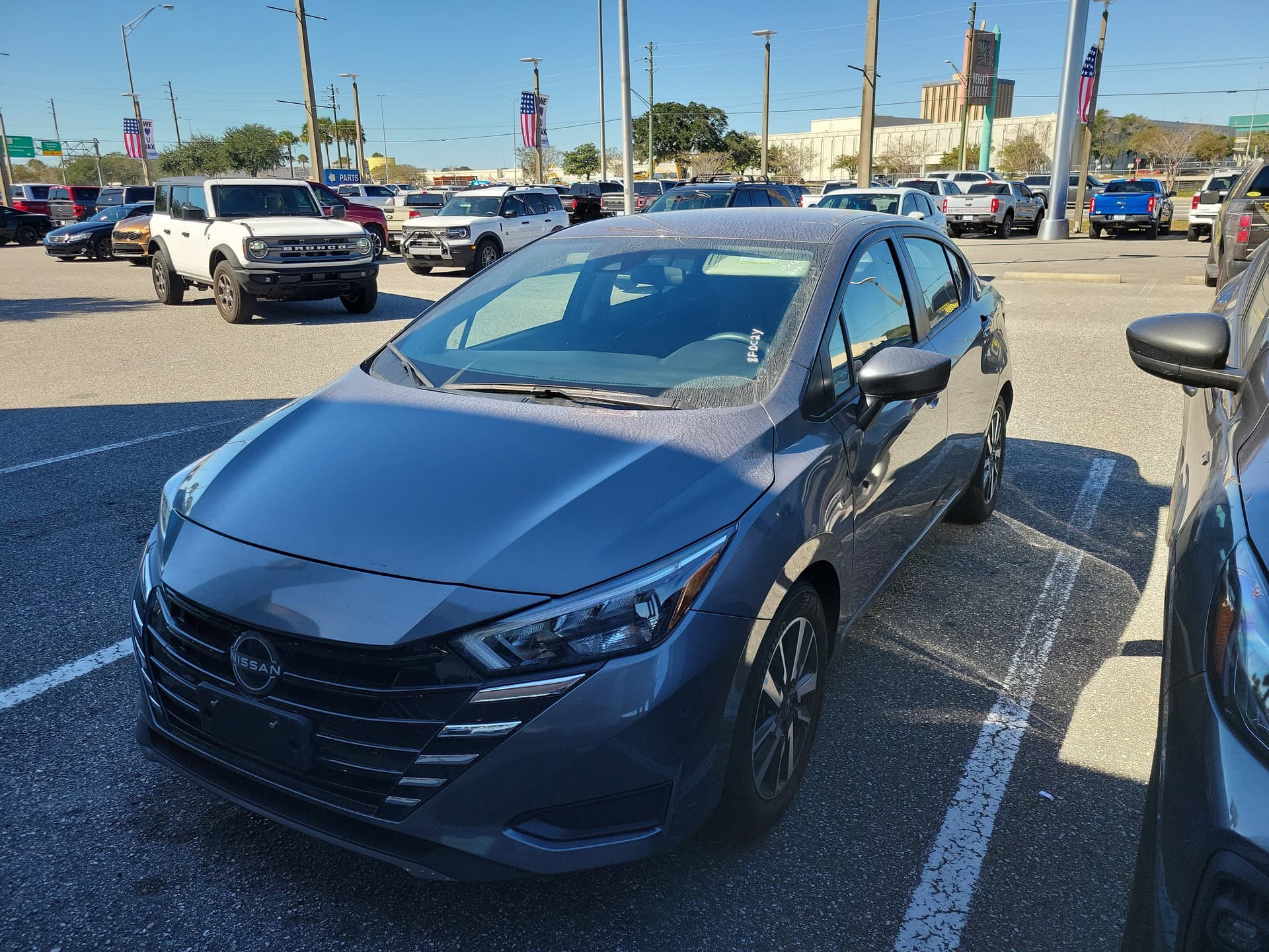 2025 Nissan Versa SV — photo 1 of 5