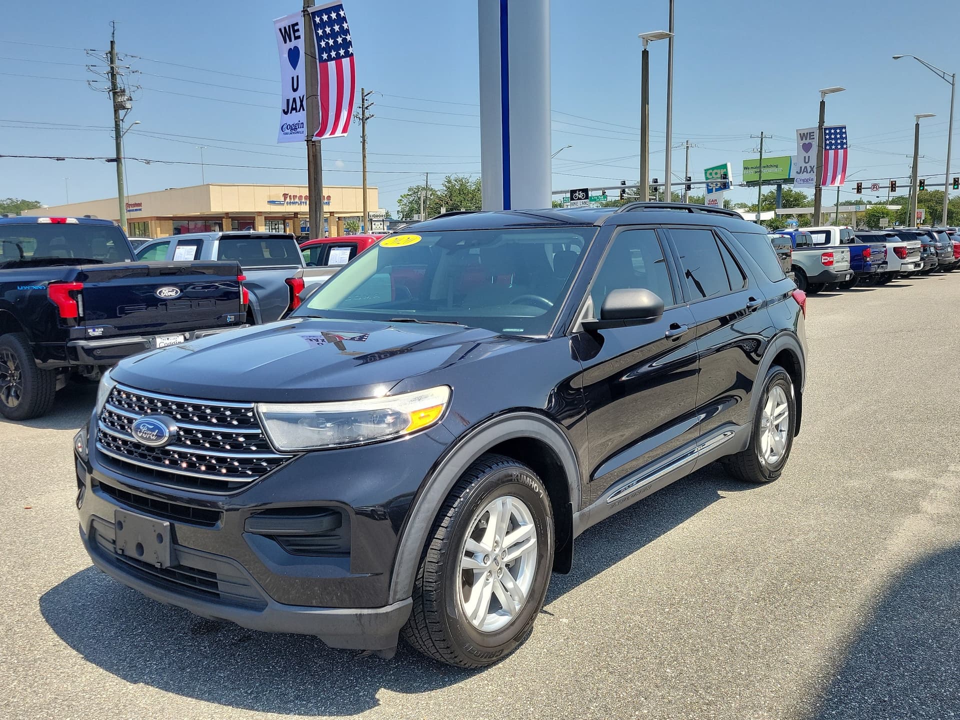 2020 Ford Explorer XLT — photo 1 of 32