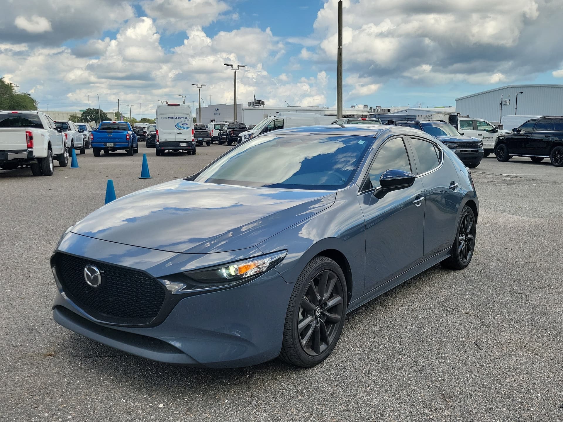 2024 Mazda Mazda3 Hatchback 2.5 S Carbon Edition — photo 1 of 33