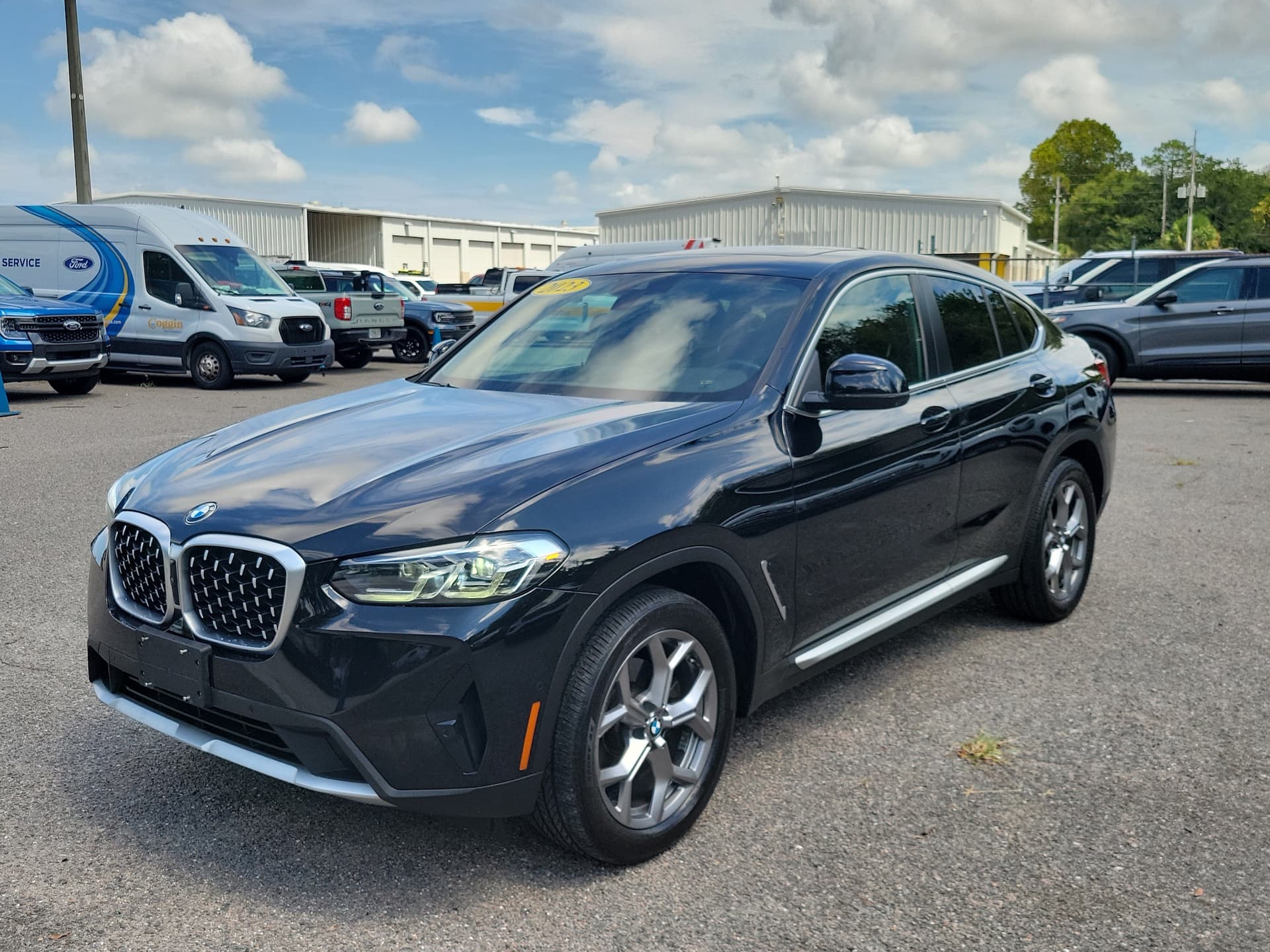 2023 BMW X4 xDrive30i — photo 1 of 33