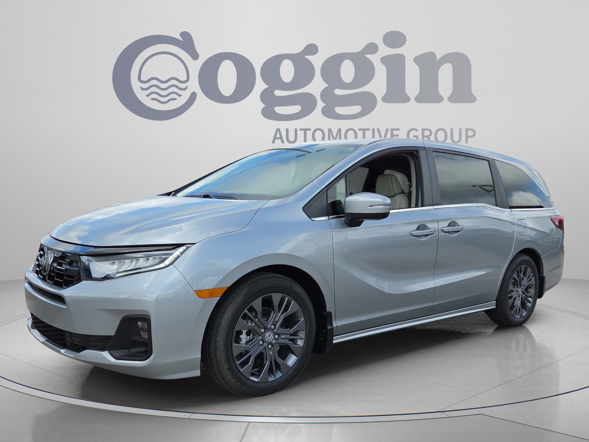 2026 Honda Odyssey Touring — photo 1 of 45