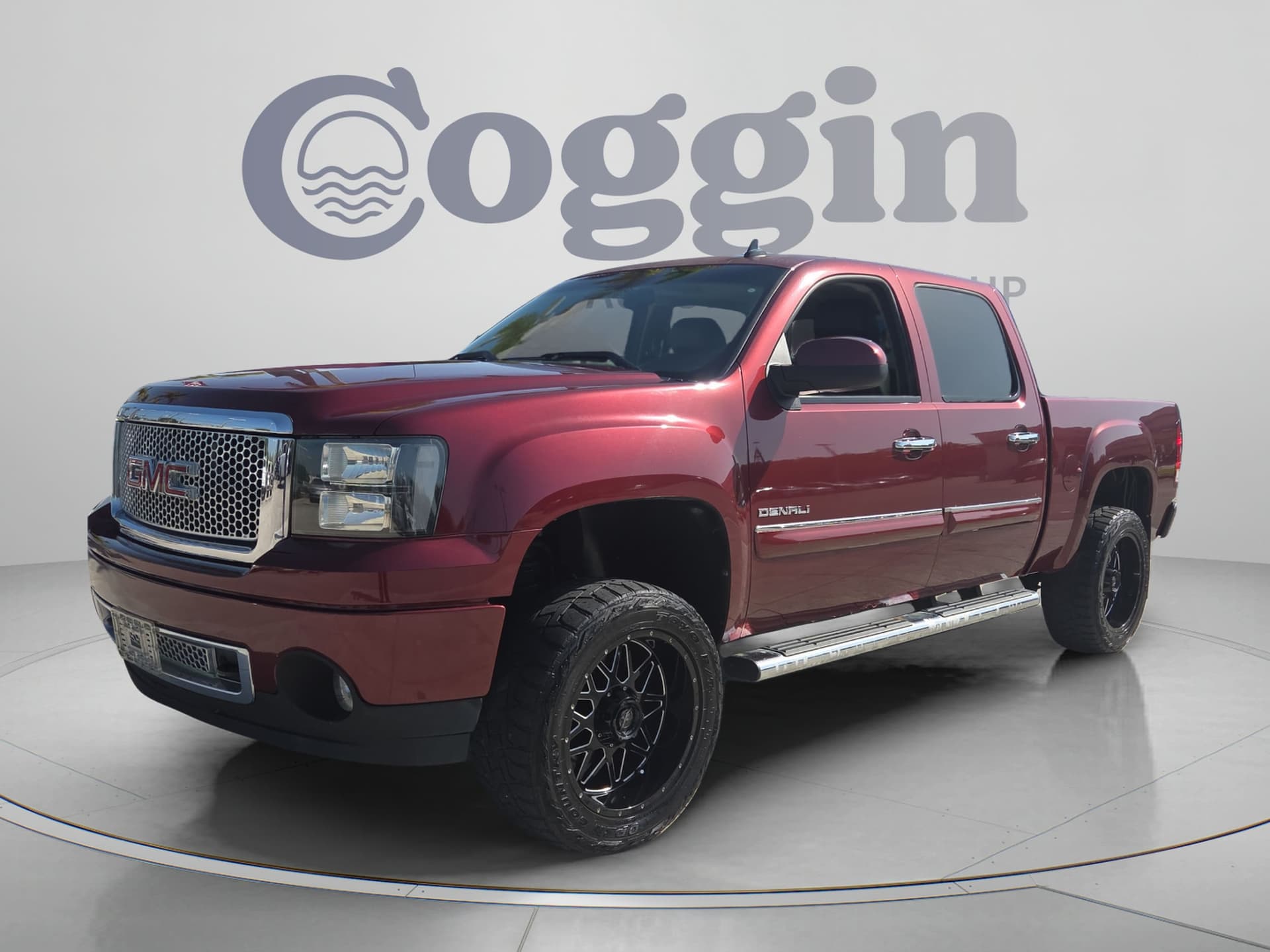 2013 GMC Sierra 1500 Denali — photo 1 of 39