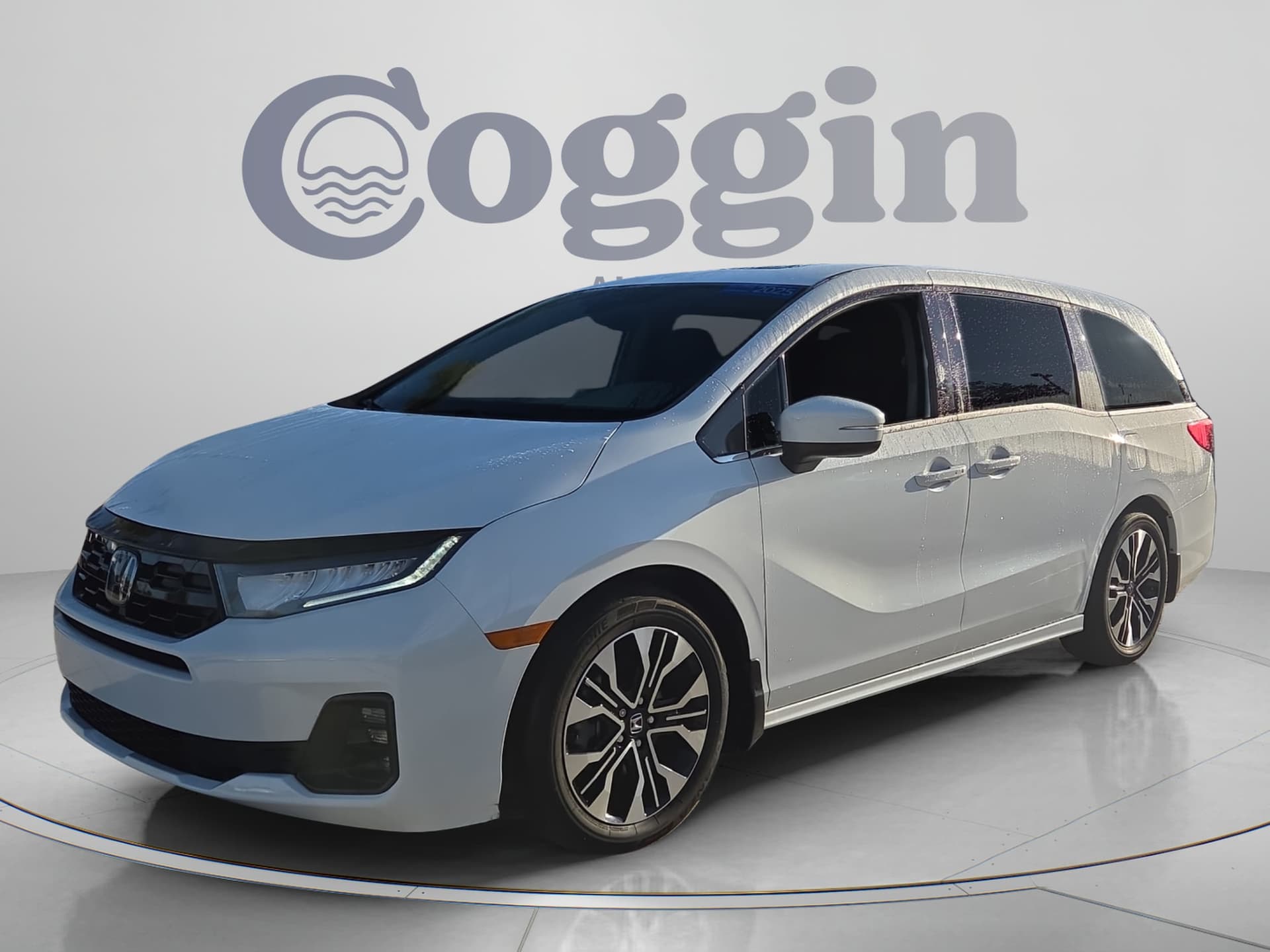 2025 Honda Odyssey Elite — photo 1 of 42