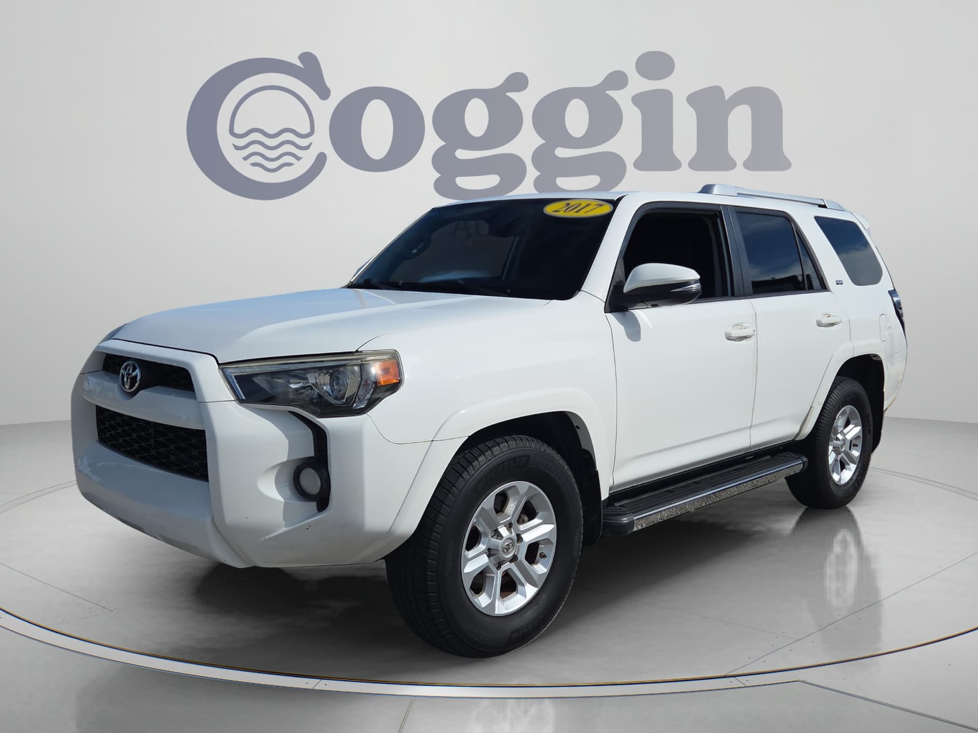 2017 Toyota 4Runner SR5 — photo 1 of 39