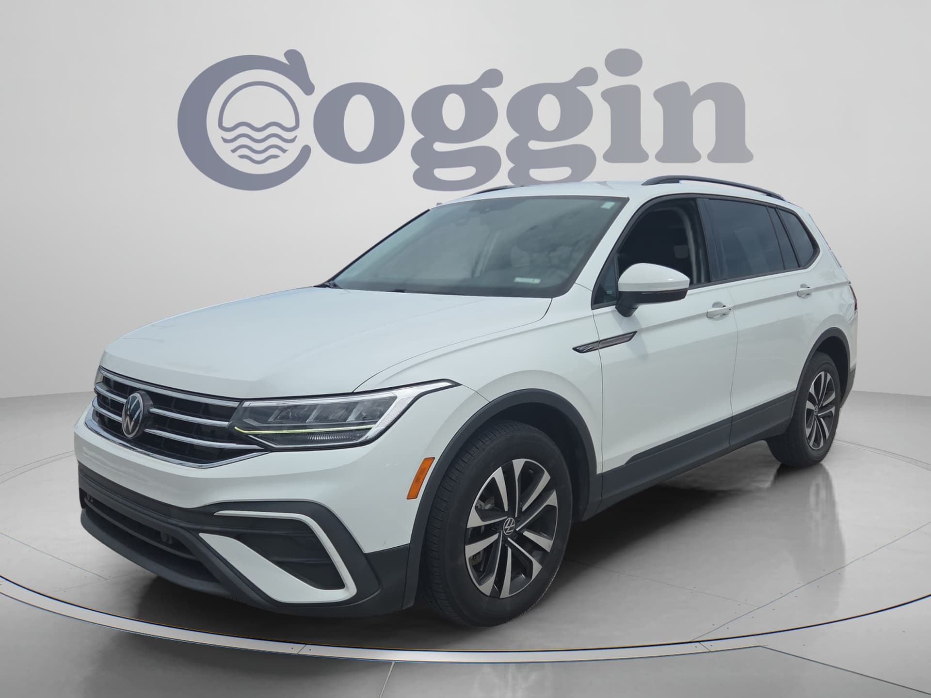 2023 Volkswagen Tiguan S — photo 1 of 39