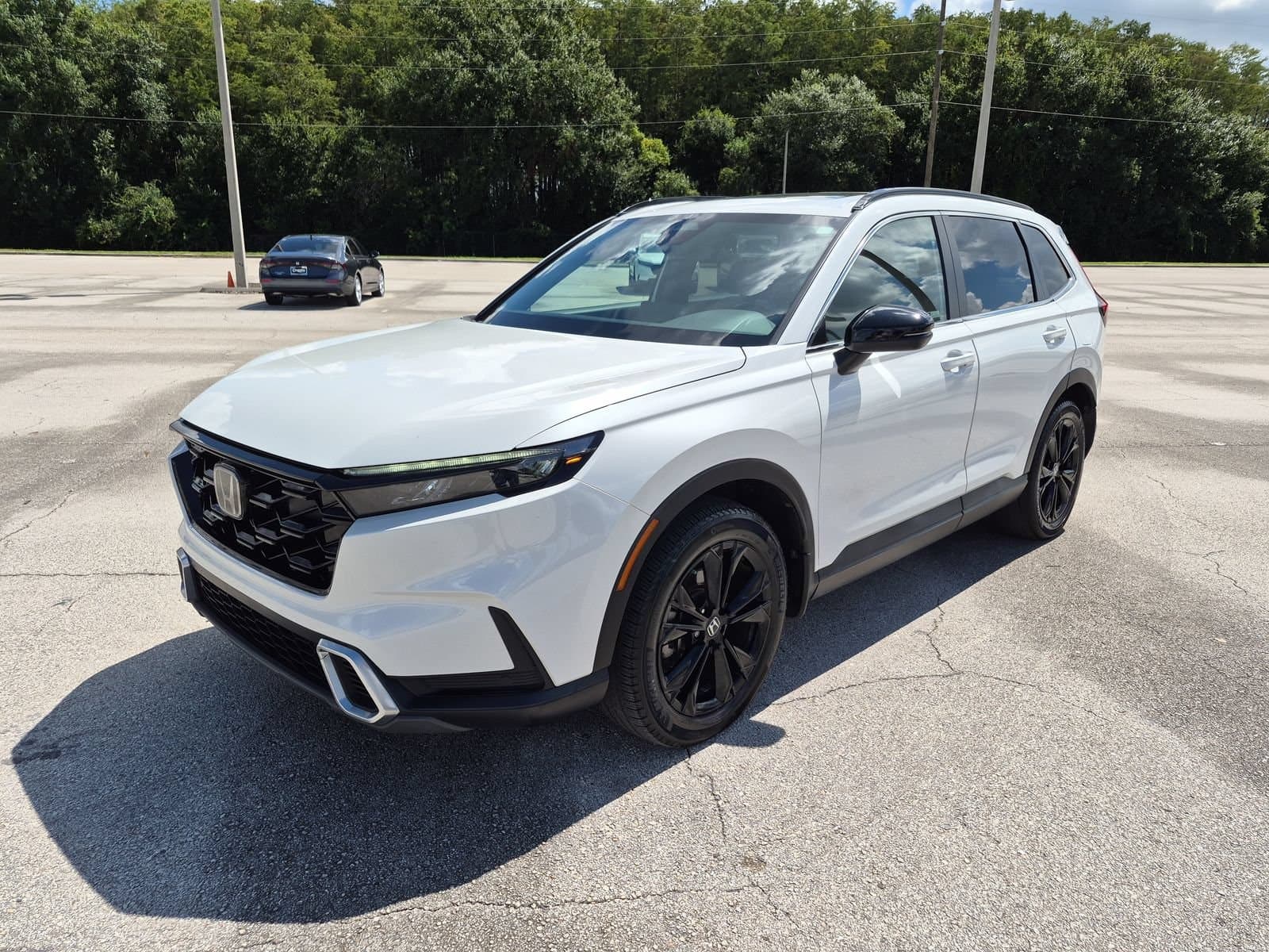 2024 Honda CR-V Hybrid Sport Touring — photo 1 of 34