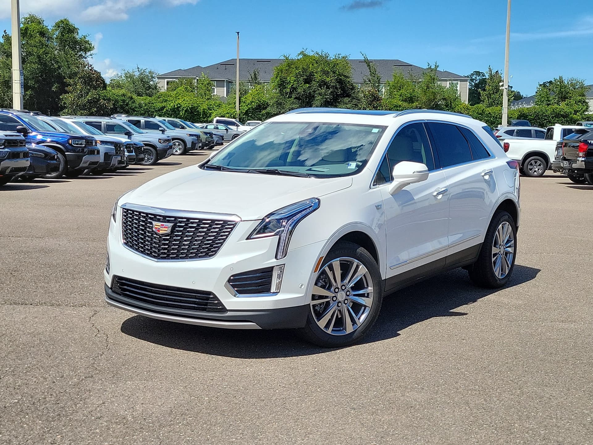 2024 Cadillac XT5 AWD Premium Luxury — photo 1 of 40