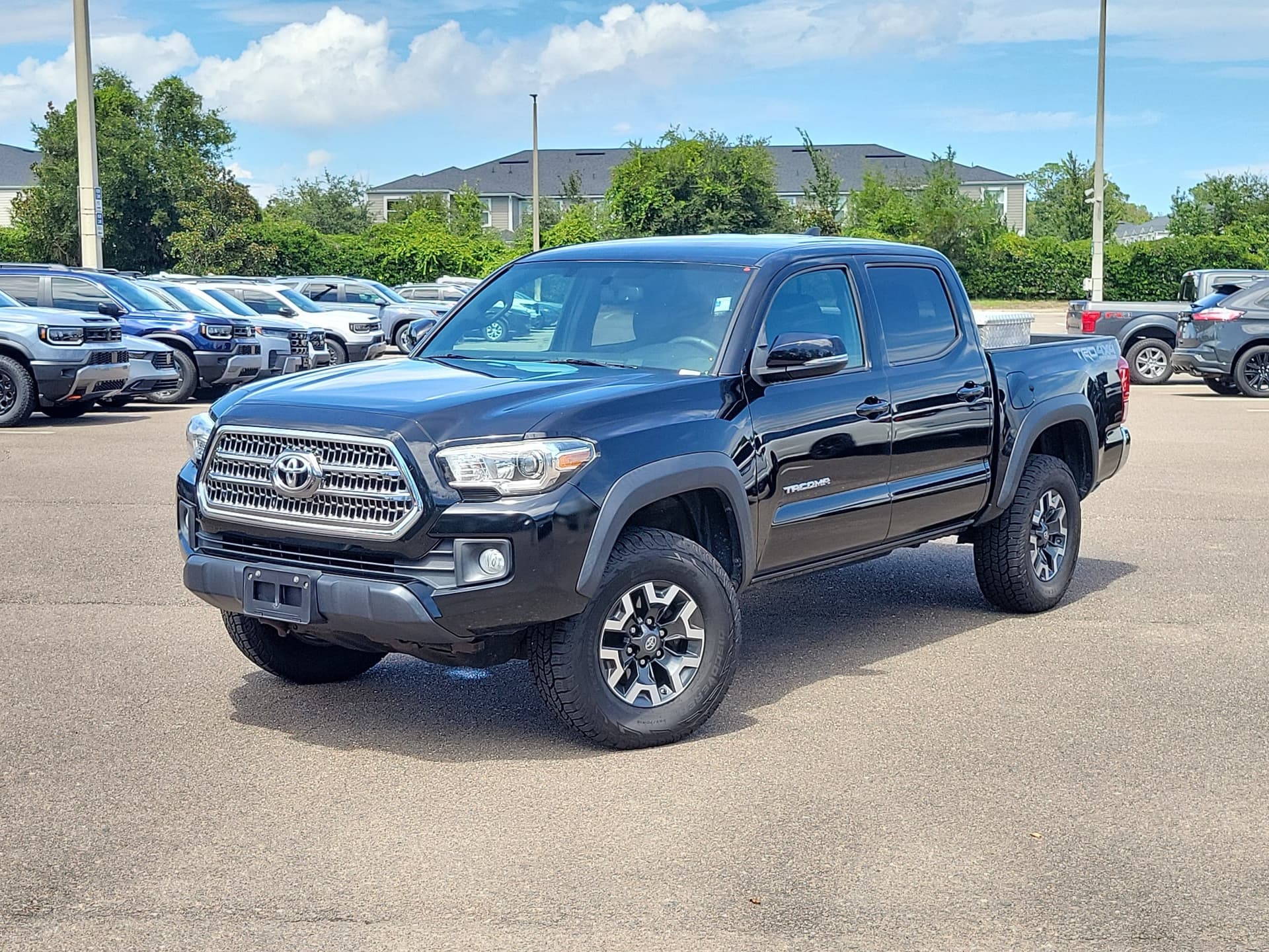 2017 Toyota Tacoma Base — photo 1 of 35