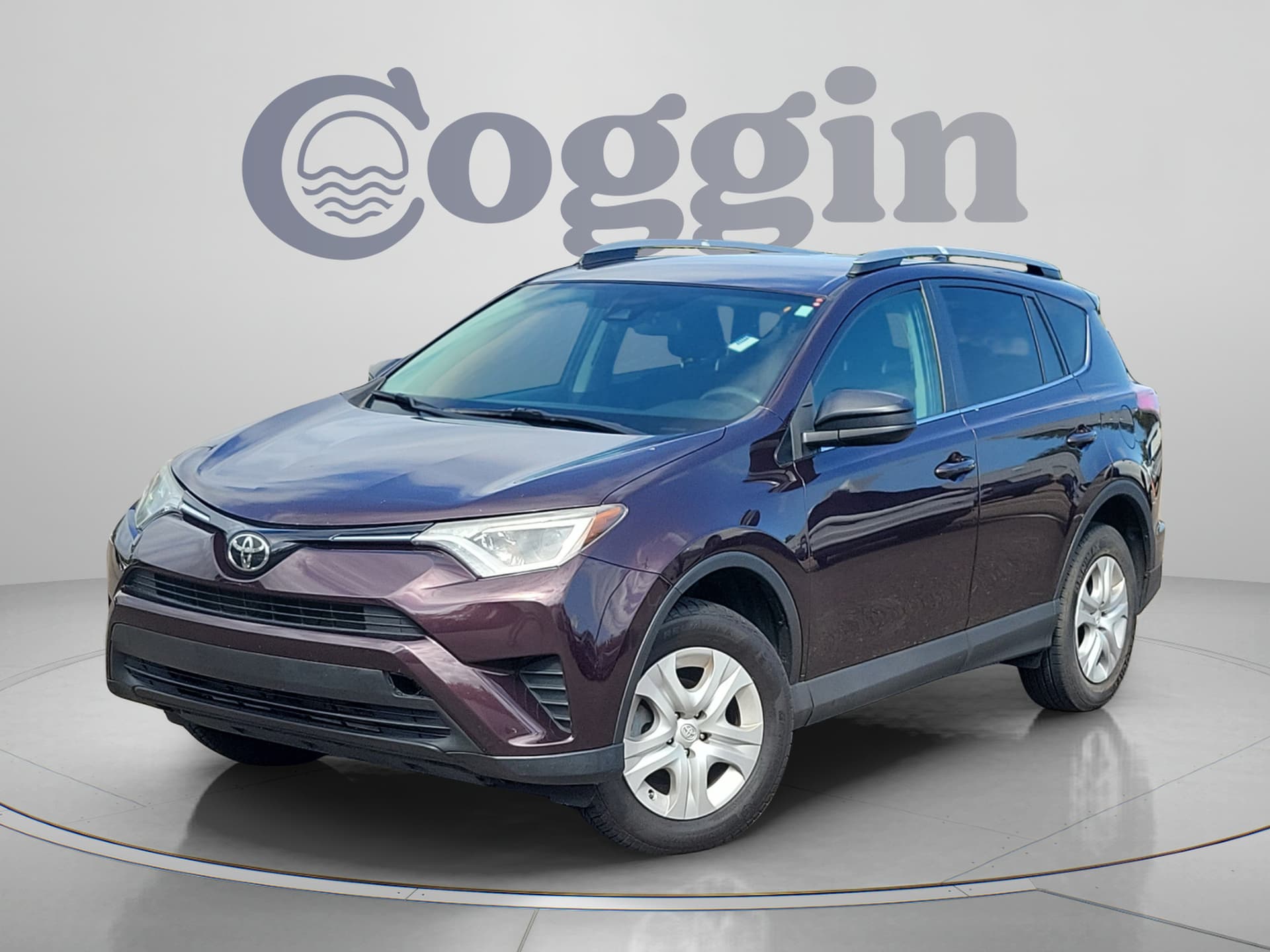 2017 Toyota RAV4 LE — photo 1 of 35