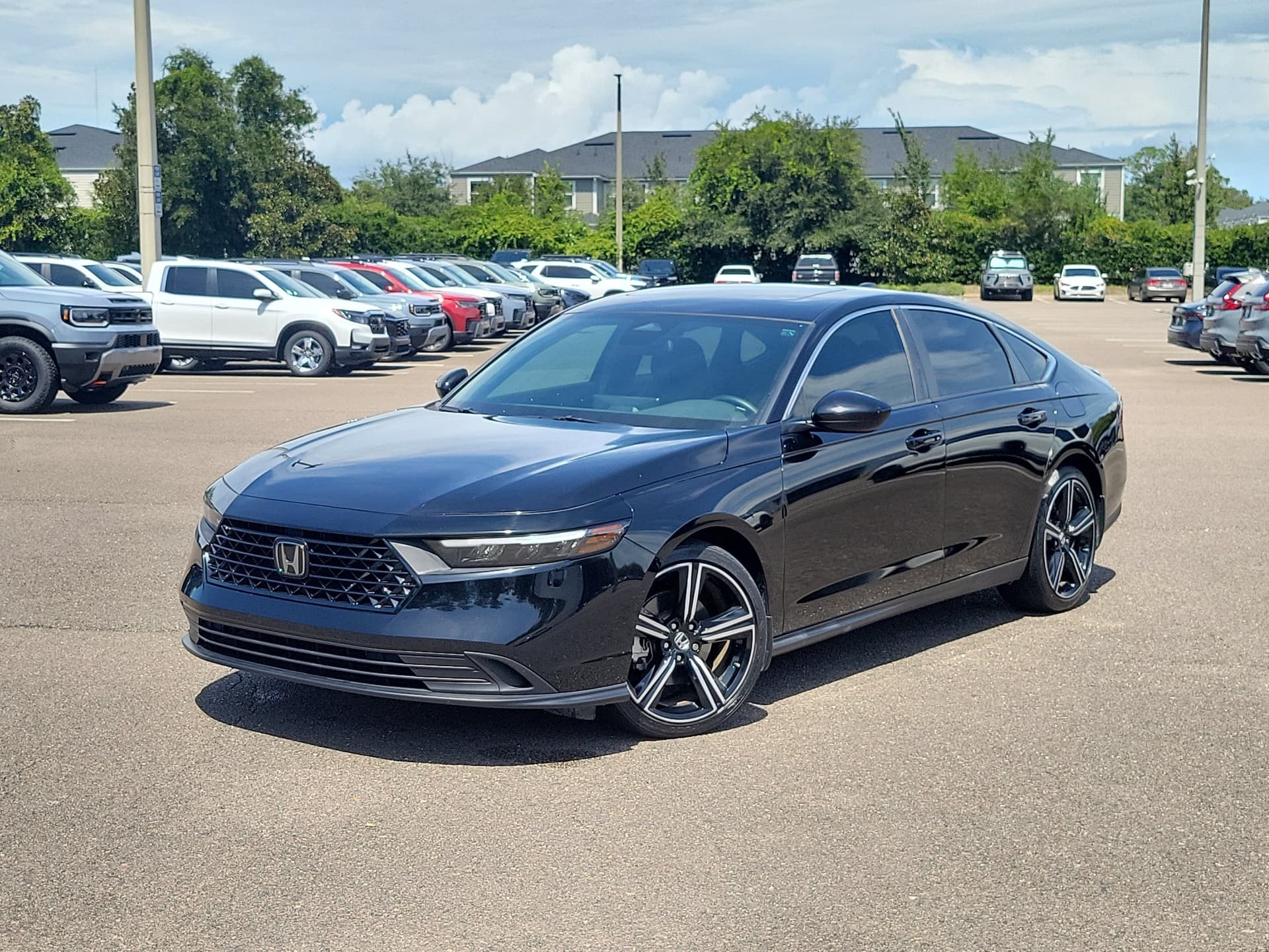 2023 Honda Accord Hybrid Sport — photo 1 of 34