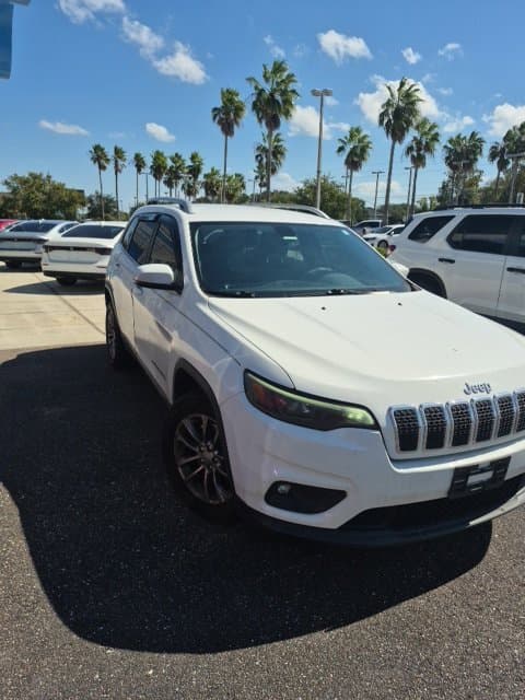 2019 Jeep Cherokee Latitude Plus — photo 1 of 2