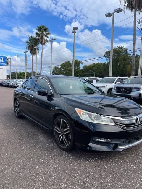 2017 Honda Accord Sedan Sport SE — photo 1 of 2