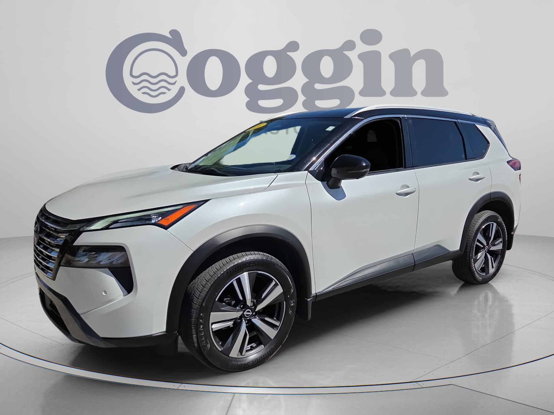 2024 Nissan Rogue SL — photo 1 of 33