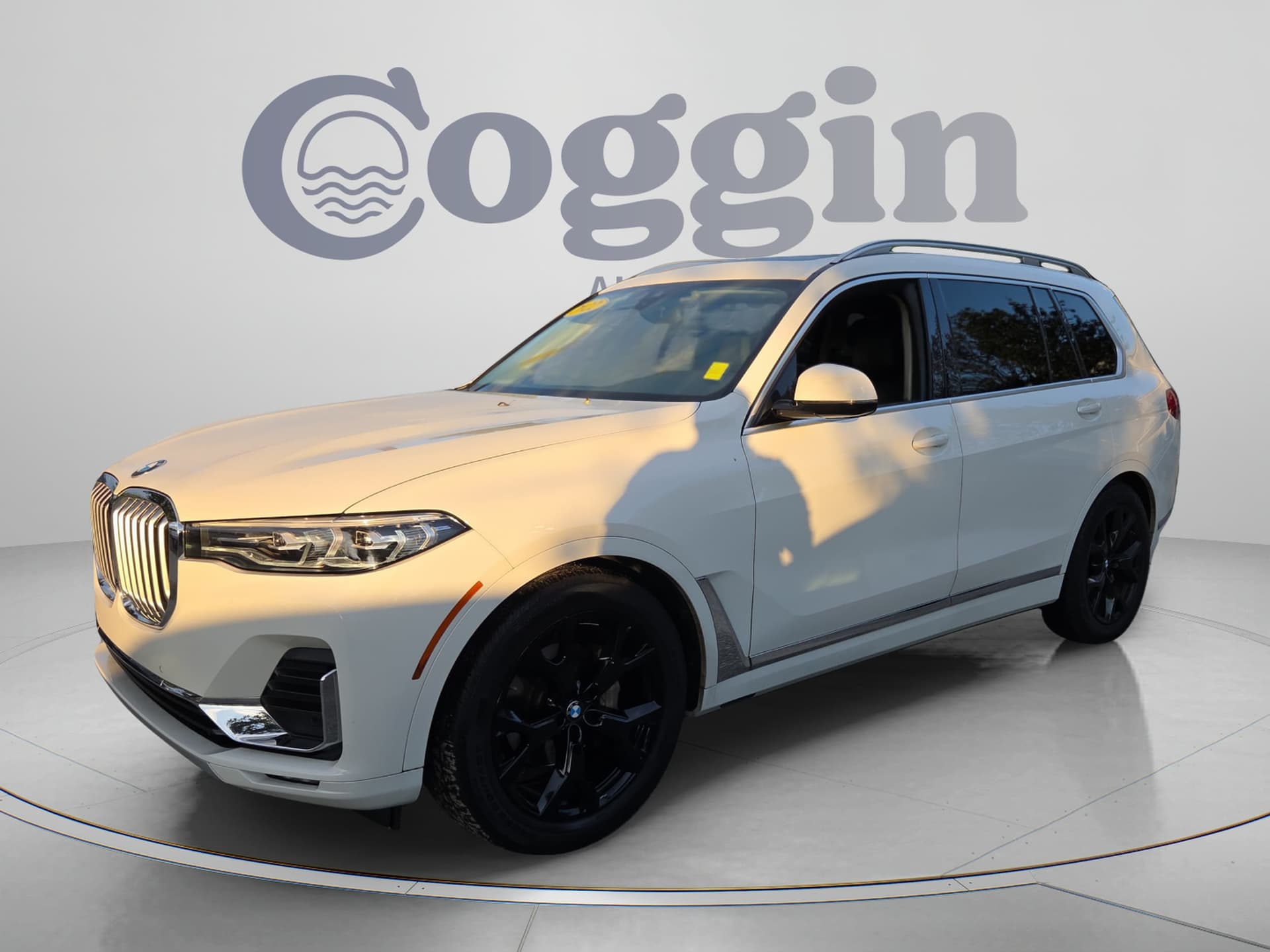 2022 BMW X7 xDrive40i — photo 1 of 35