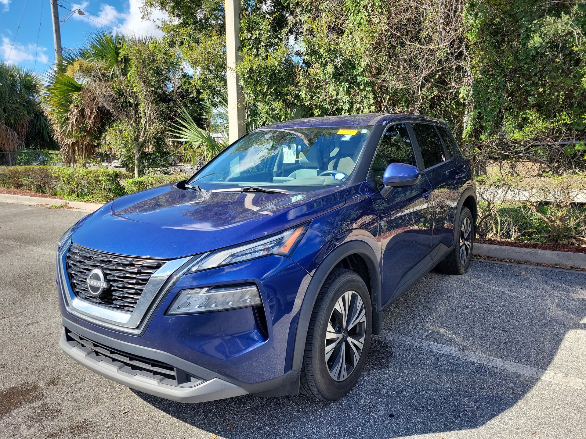 2023 Nissan Rogue SV — photo 1 of 31
