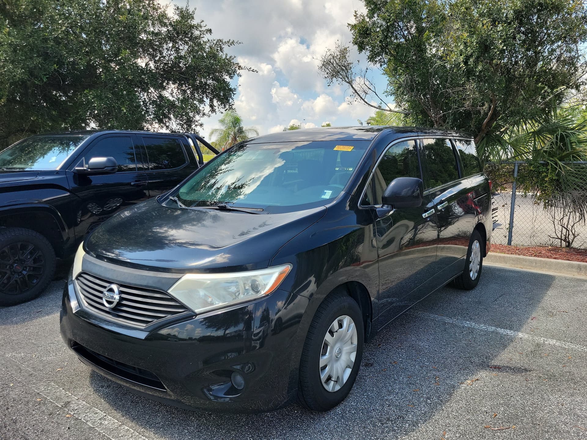 2015 Nissan Quest S — photo 1 of 31