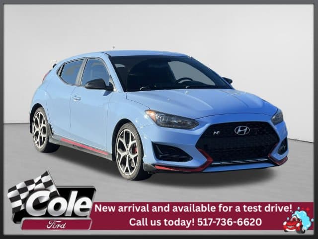 2020 Hyundai Veloster Base — photo 1 of 12
