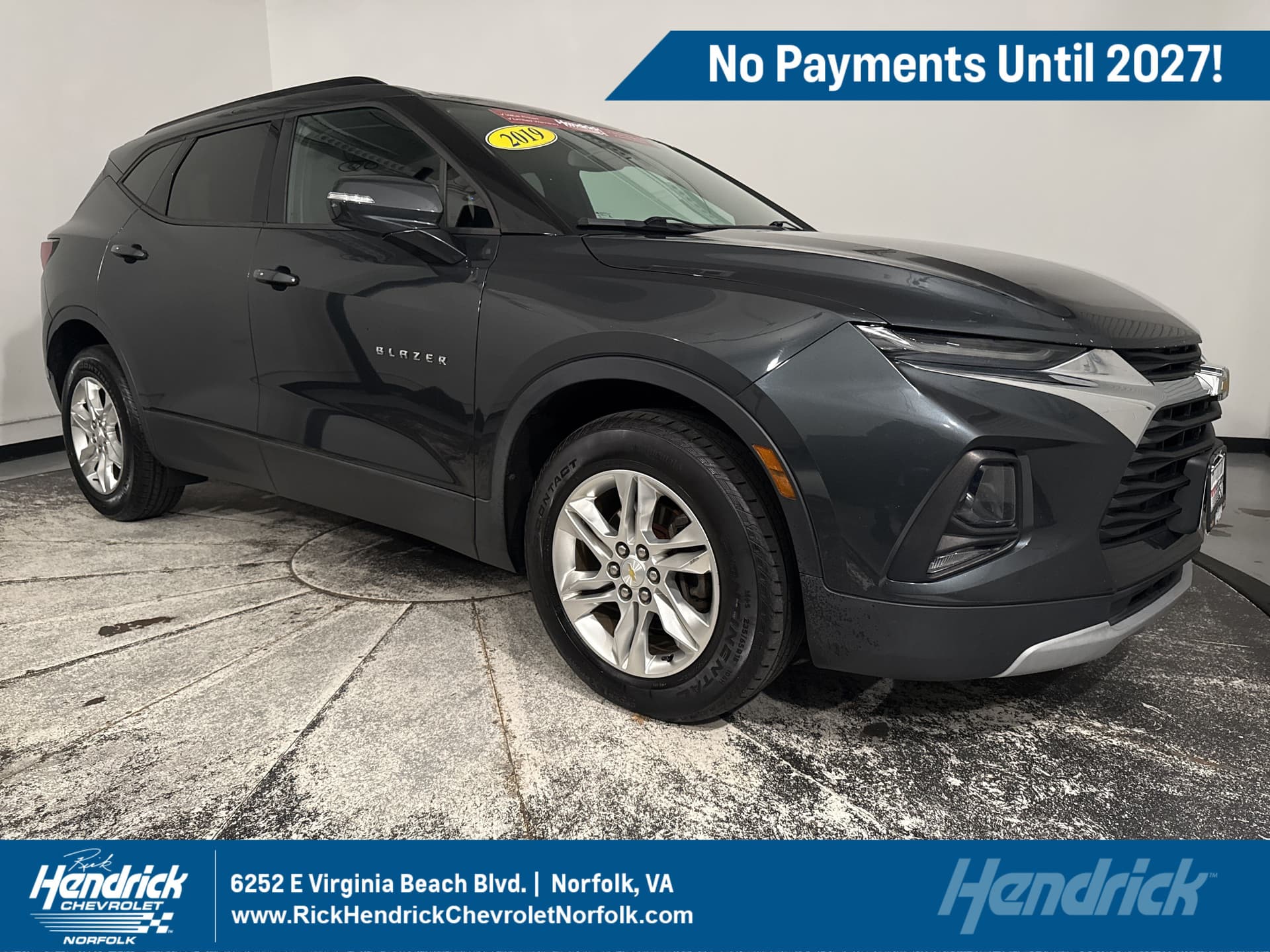 2019 Chevrolet Blazer Base — photo 1 of 25