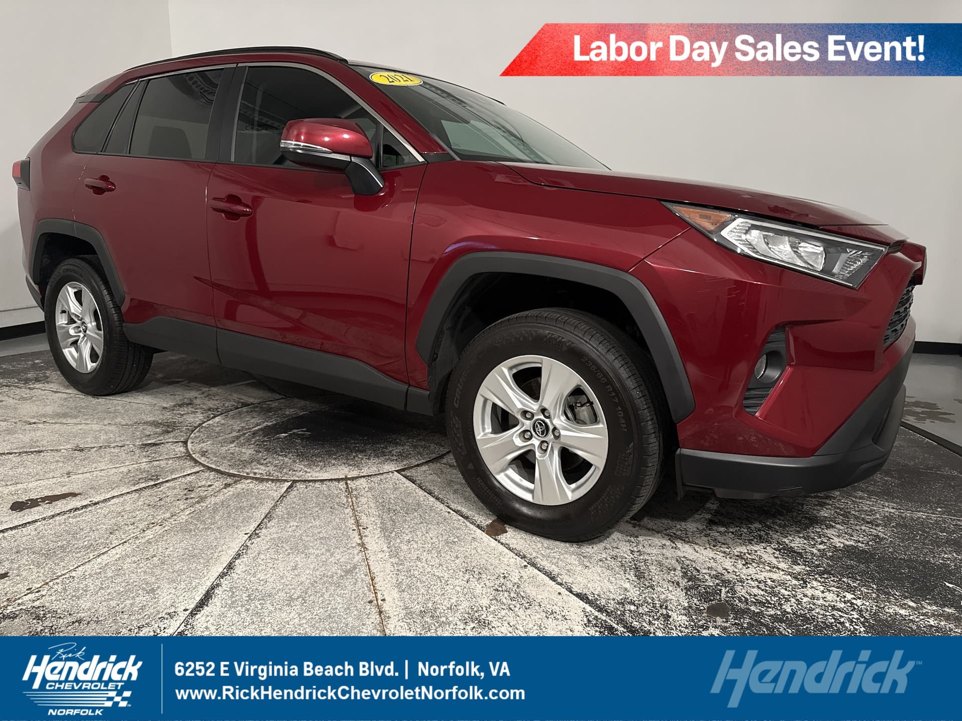 2021 Toyota RAV4 XLE — photo 1 of 37
