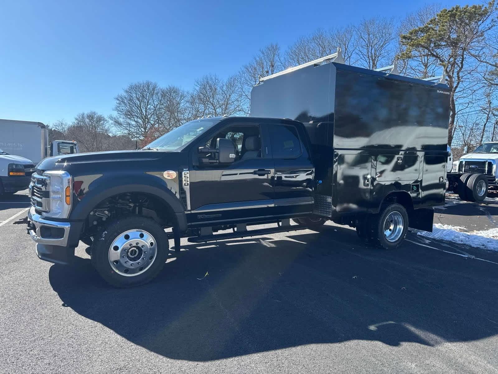 Foto de 2024 Ford F-550 ENCLOSED UTILITY Super Duty