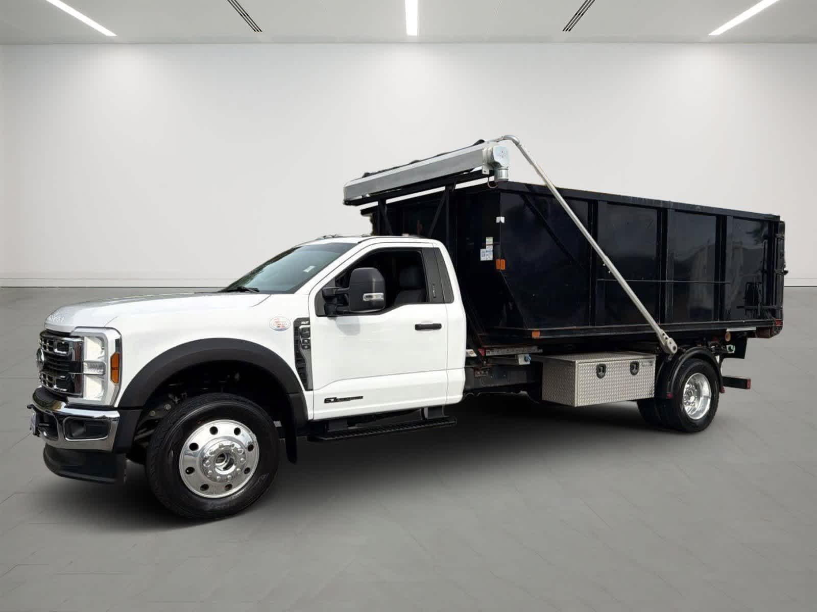 2024 Ford Super Duty F-600 DRW XLT — photo 1 of 23