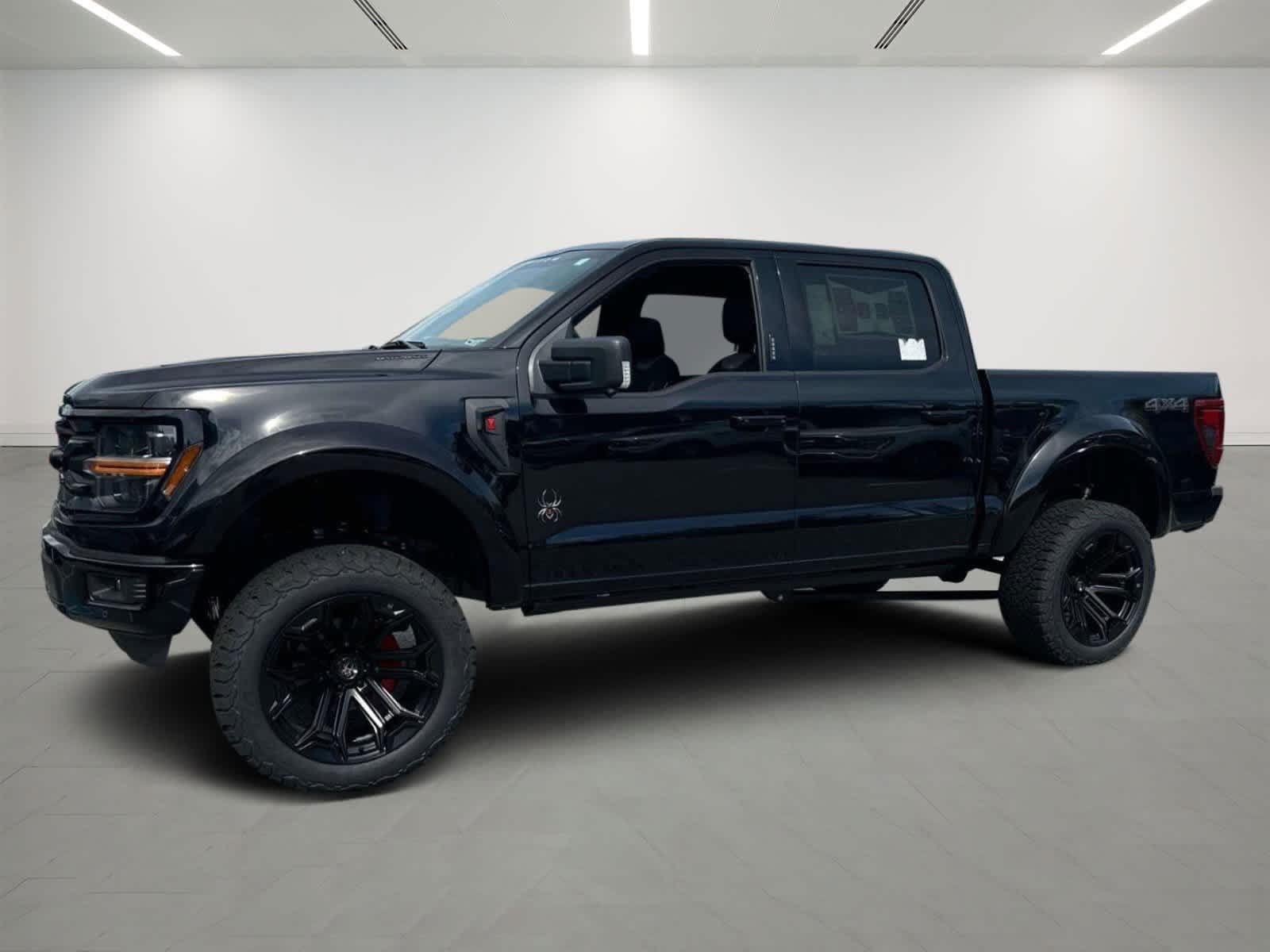 Foto de 2024 Ford F-150 BLACK WIDOW XLT 4WD Supercrew 5.5 Box