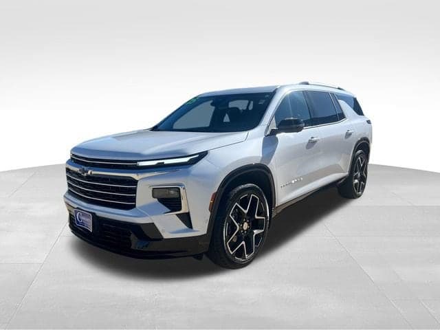 2025 Chevrolet Traverse AWD High Country — photo 1 of 39