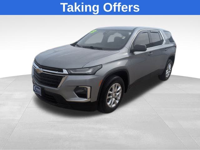 2023 Chevrolet Traverse LS — photo 1 of 30