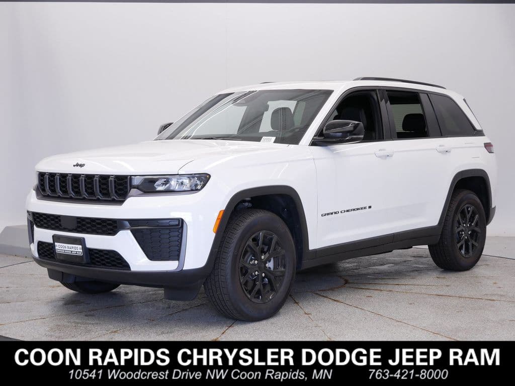 2026 Jeep Grand Cherokee Laredo Altitude — photo 1 of 41