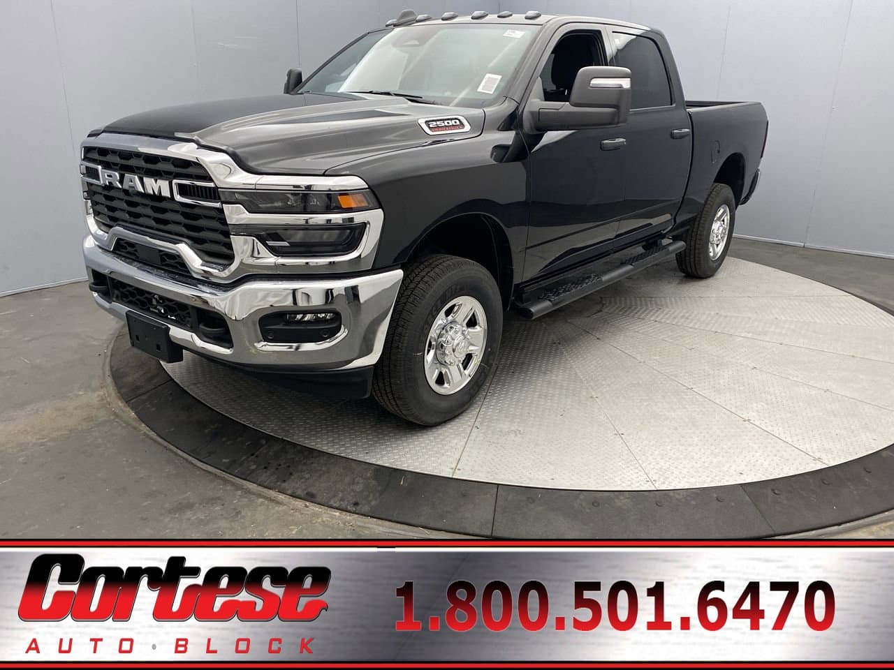 Foto de 2025 RAM 2500 TRADESMAN CREW CAB 4X4 6'4 BOX