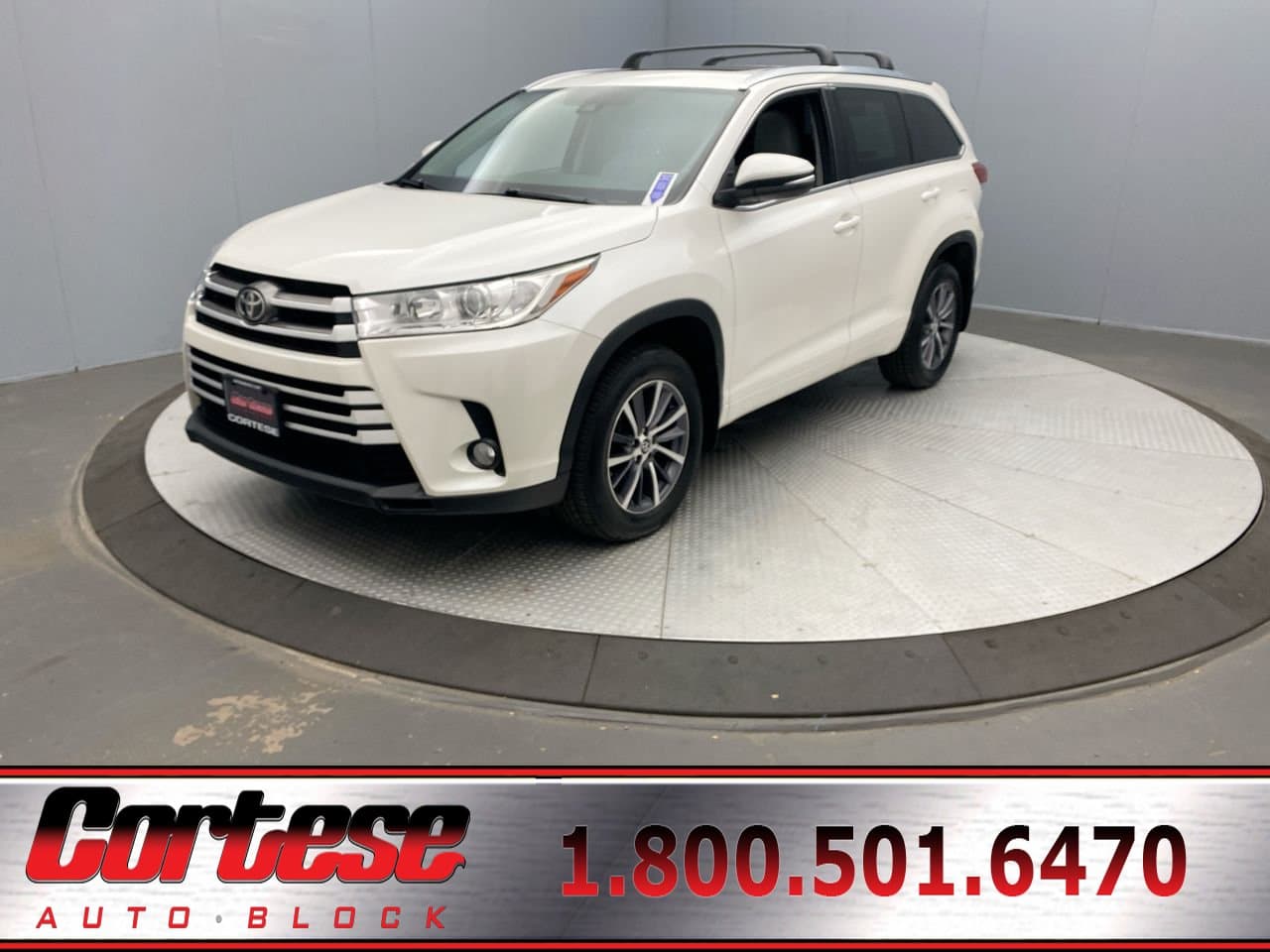 2017 Toyota Highlander XLE — photo 1 of 29