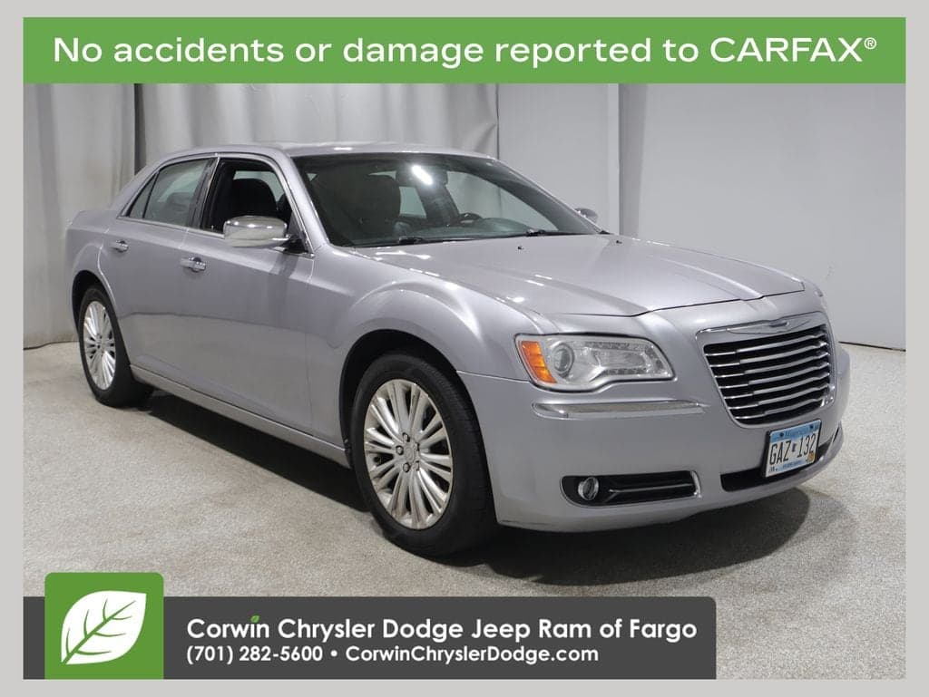 2013 Chrysler 300C Base — photo 1 of 40
