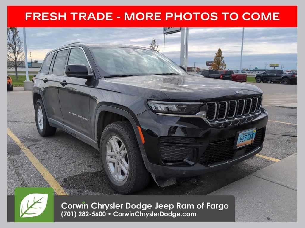 2025 Jeep Grand Cherokee Laredo — photo 1 of 19
