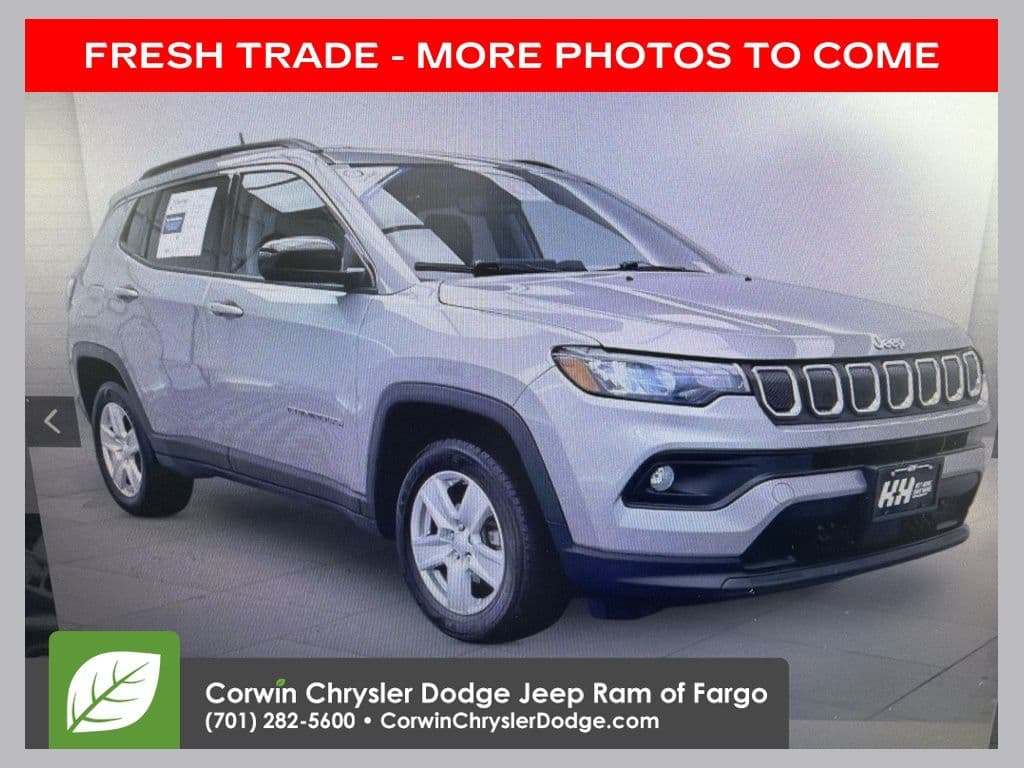 2022 Jeep Compass Latitude — photo 1 of 16