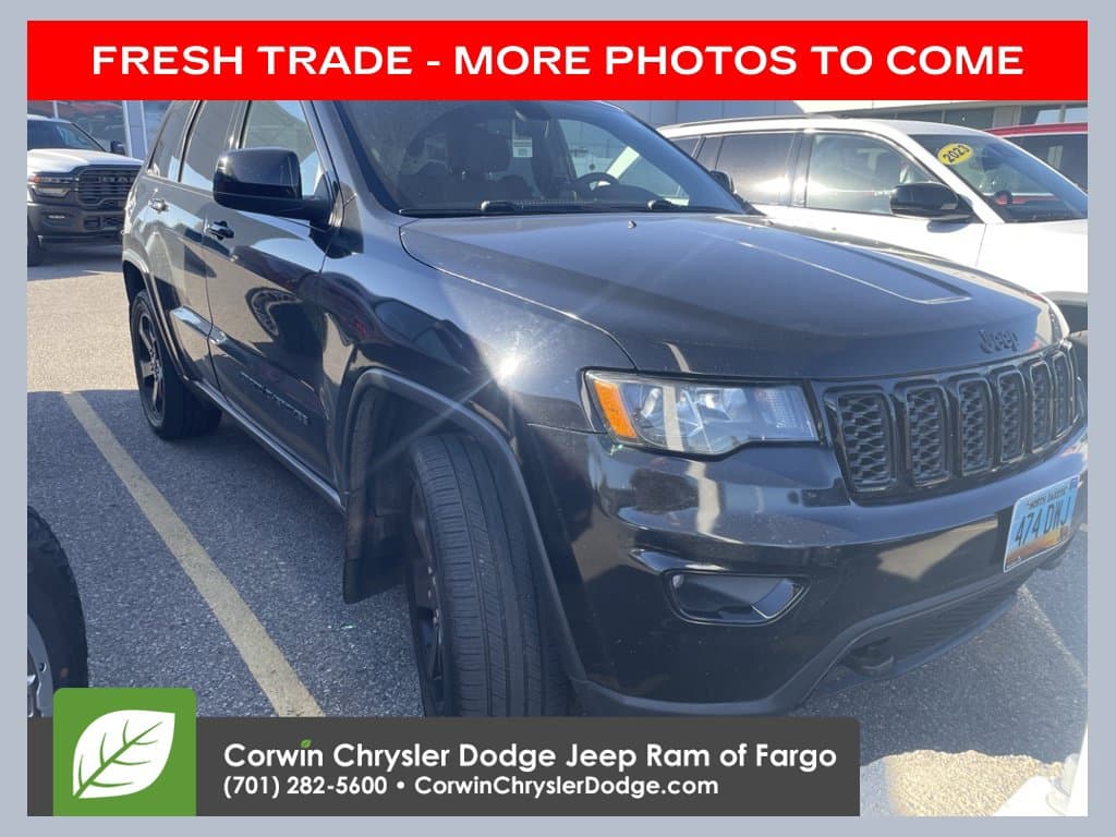 2019 Jeep Grand Cherokee Laredo — photo 1 of 20