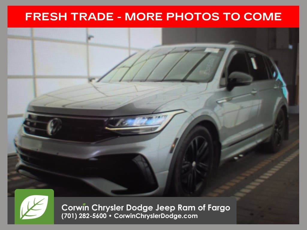 2022 Volkswagen Tiguan Base — photo 1 of 18