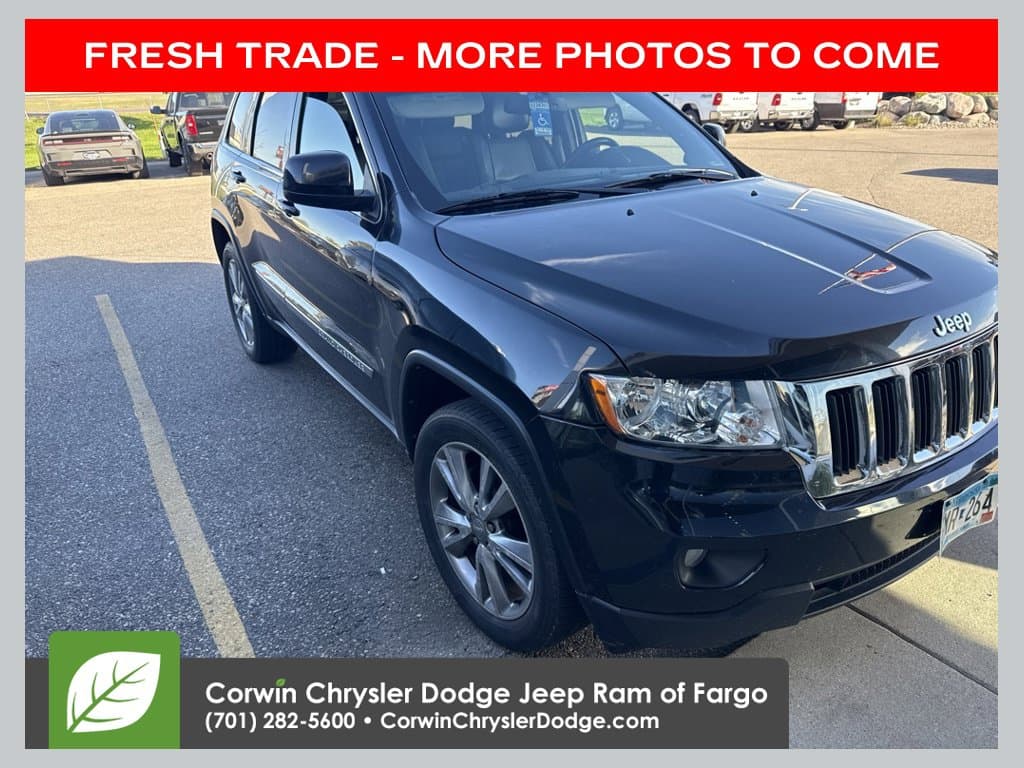 2013 Jeep Grand Cherokee Laredo — photo 1 of 15