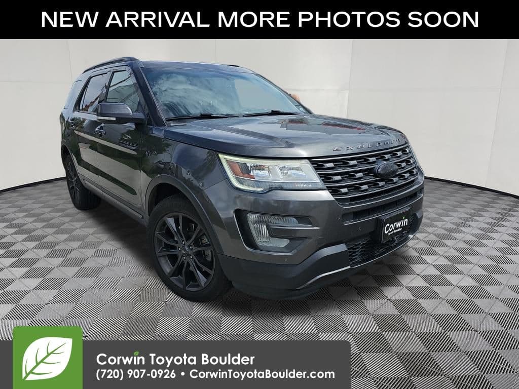 2017 Ford Explorer XLT — photo 1 of 14
