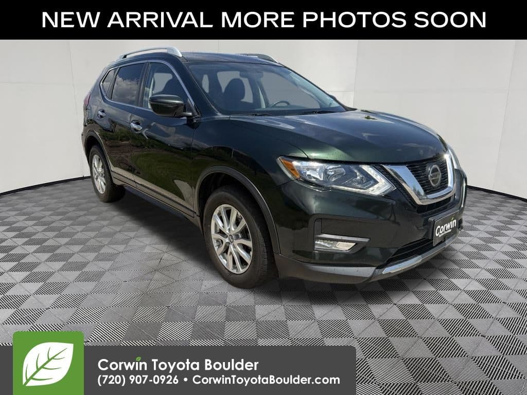 2018 Nissan Rogue SV — photo 1 of 15