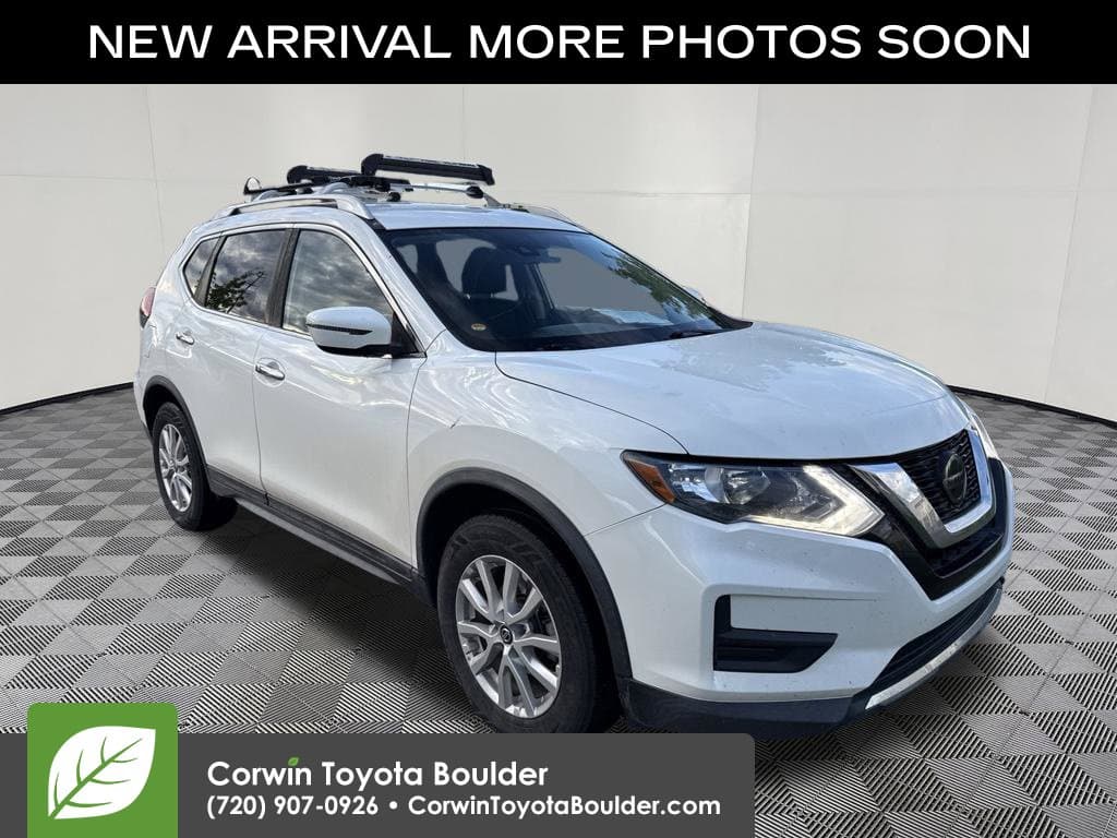 2020 Nissan Rogue SV — photo 1 of 13