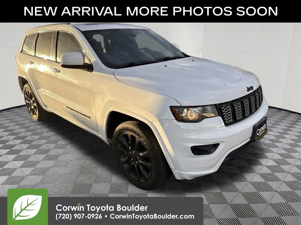2020 Jeep Grand Cherokee Altitude — photo 1 of 15
