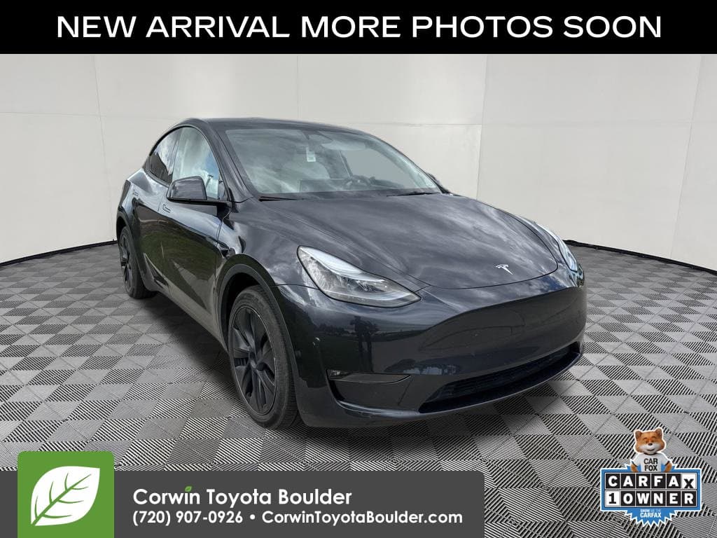 2024 Tesla Model Y Long Range — photo 1 of 13