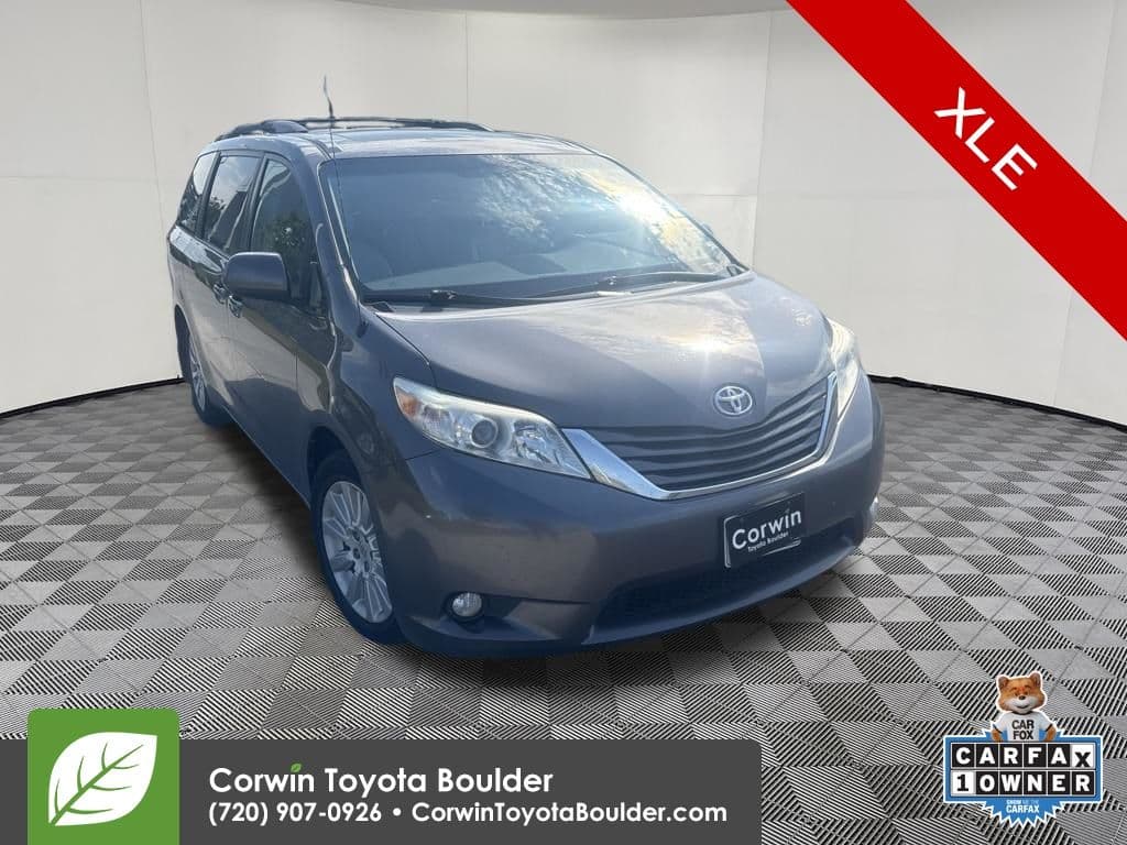 2013 Toyota Sienna XLE — photo 1 of 13