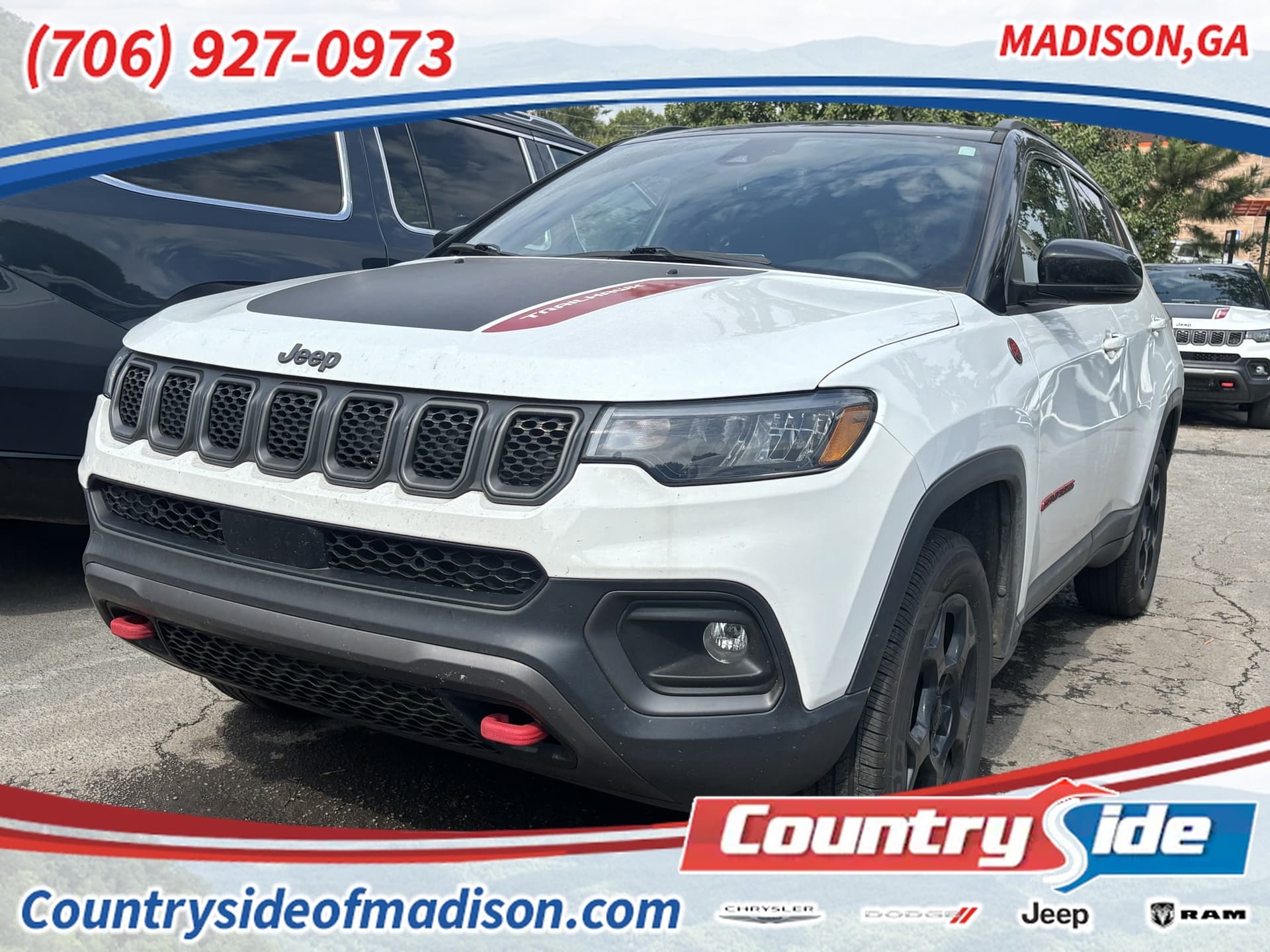 2023 Jeep Compass Trailhawk — photo 1 of 3