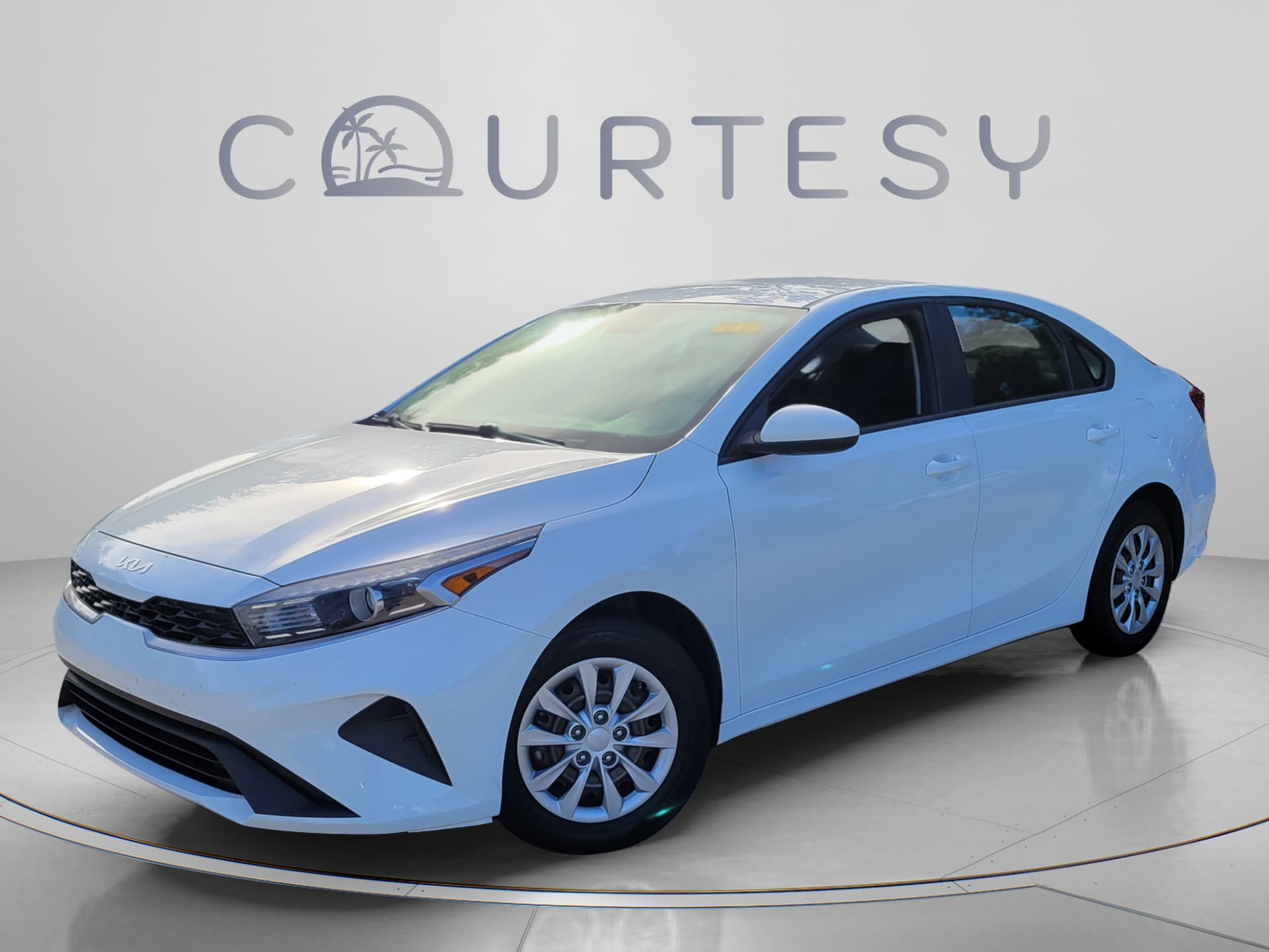 2023 Kia Forte LX — photo 1 of 31