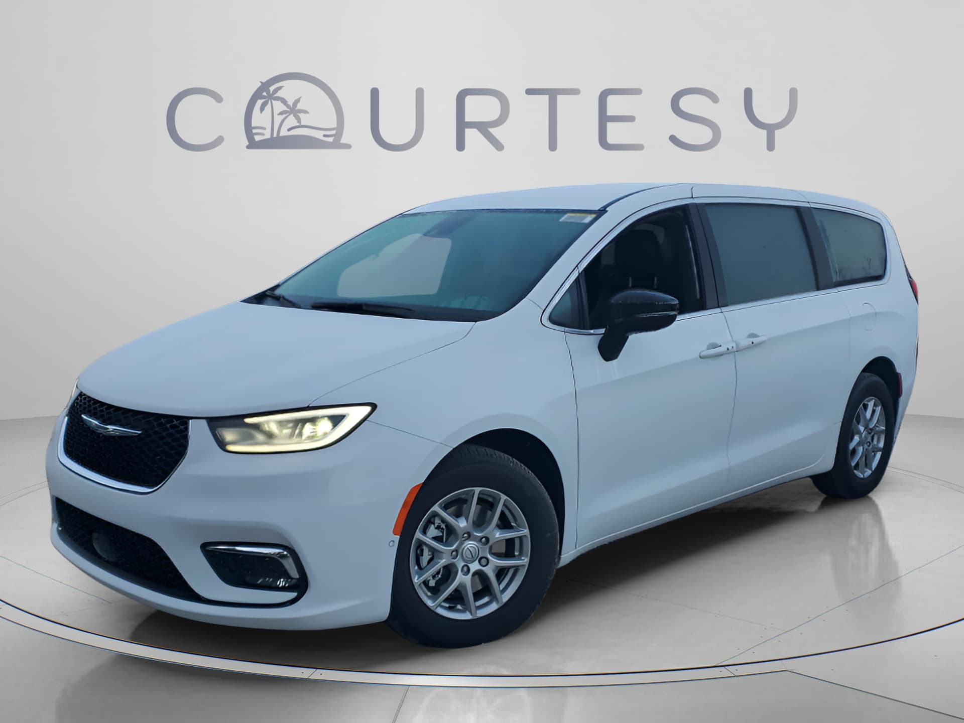 2026 Chrysler Pacifica SELECT — photo 1 of 43