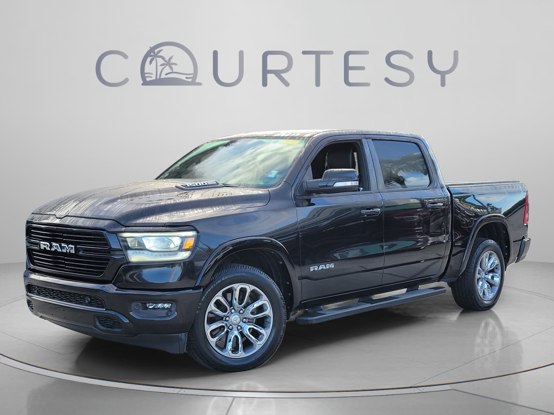 2021 RAM 1500 Laramie — photo 1 of 34