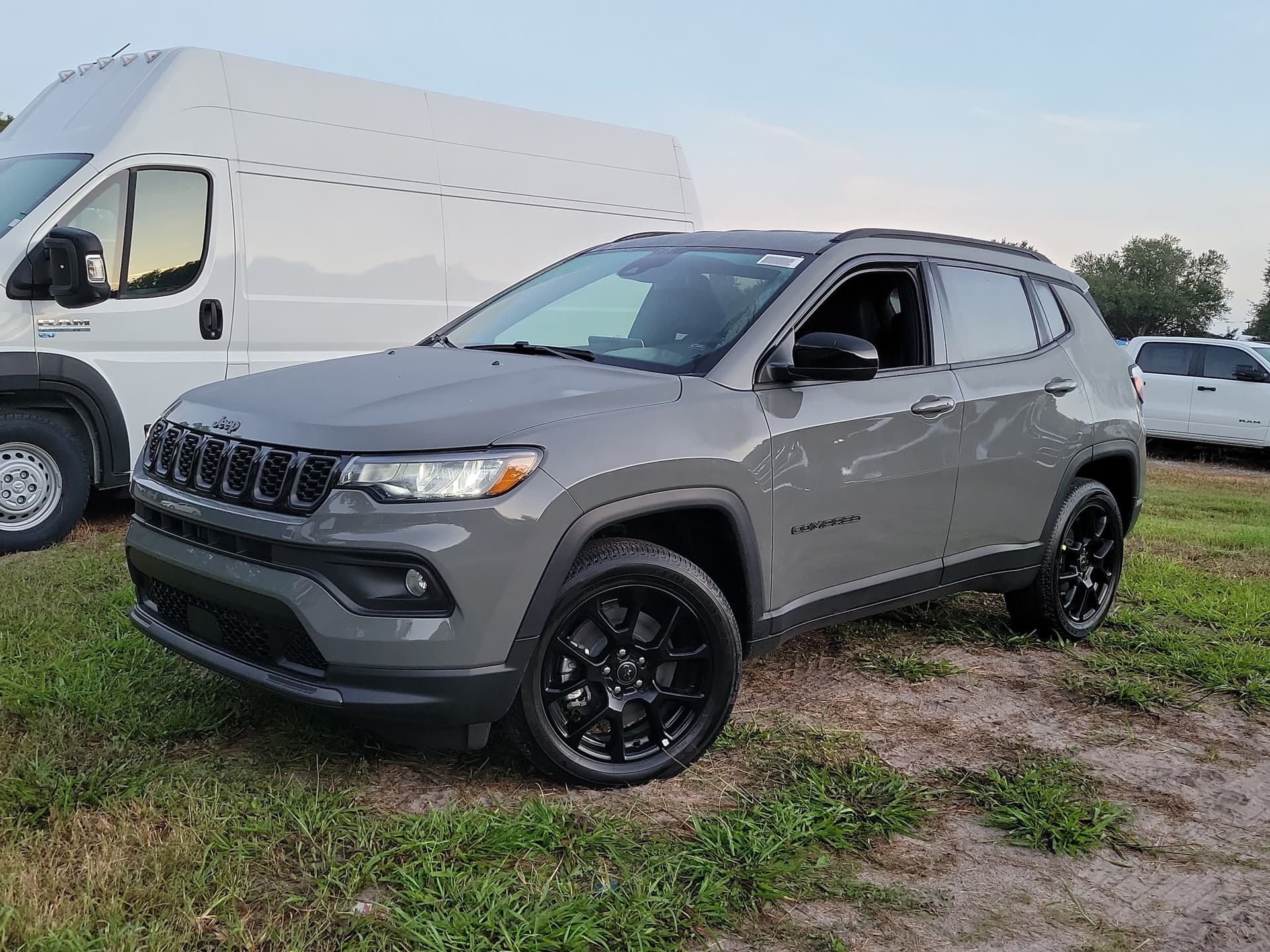 2026 Jeep Compass Latitude Altitude — photo 1 of 41